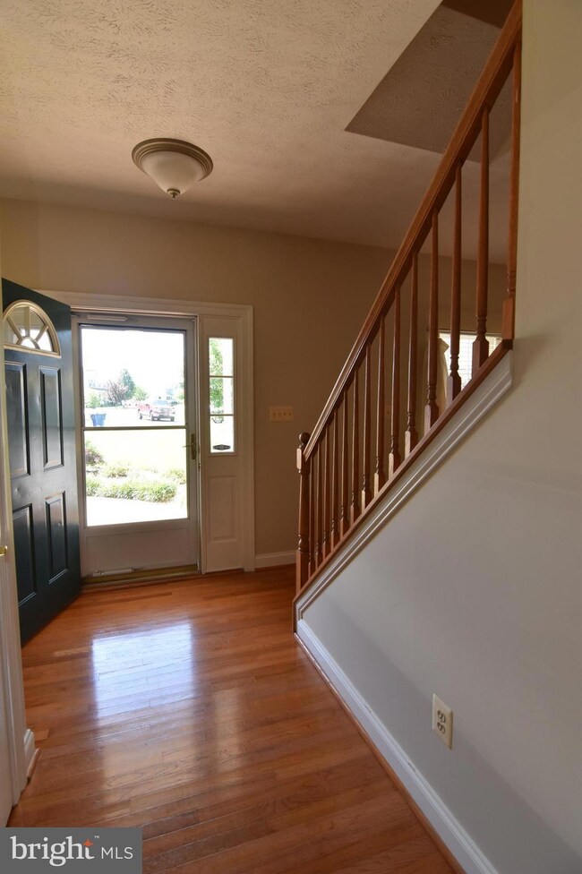 22357 Goldenrod Dr, Great Mills, MD 20634 - photo 4