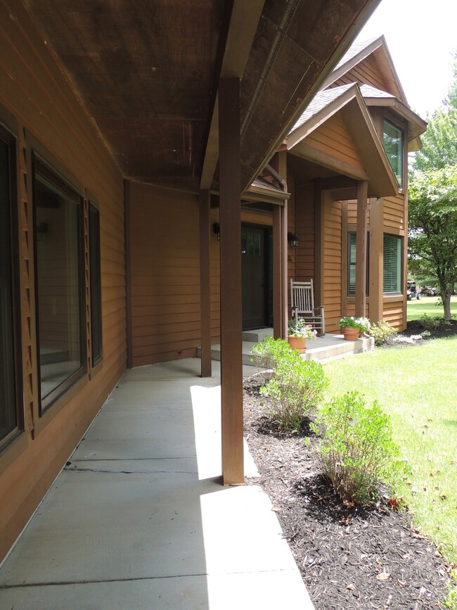 1193 E Santee Dr, Greensburg, IN 47240 - photo 3