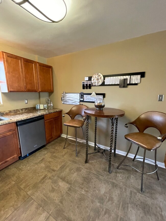 1502 S Race St unit 4, Urbana, IL 61801 - photo 5