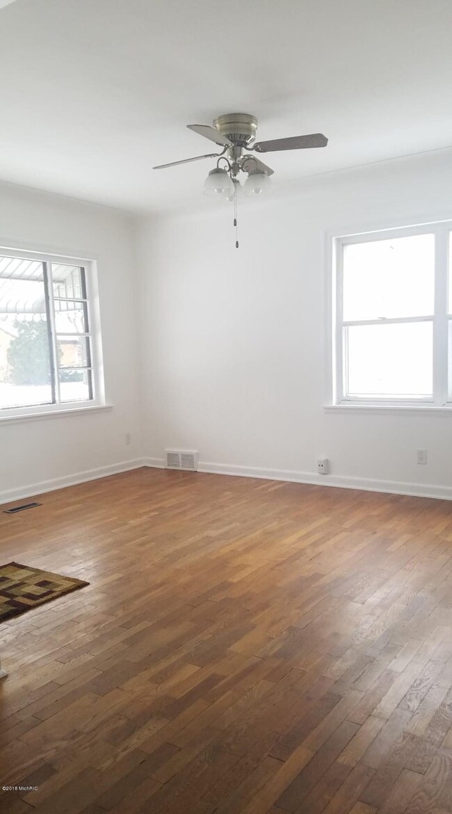 2120 Pattengill Ave, Lansing, MI 48910 - photo 7
