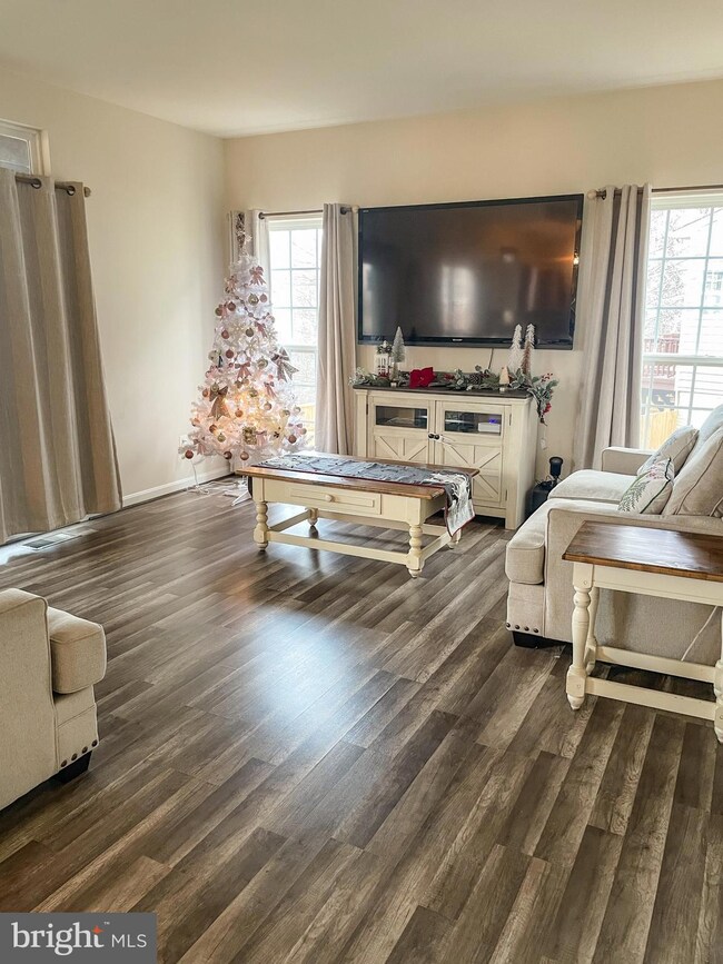 9353 Cougar Ct, Manassas Park, VA 20111 - photo 7