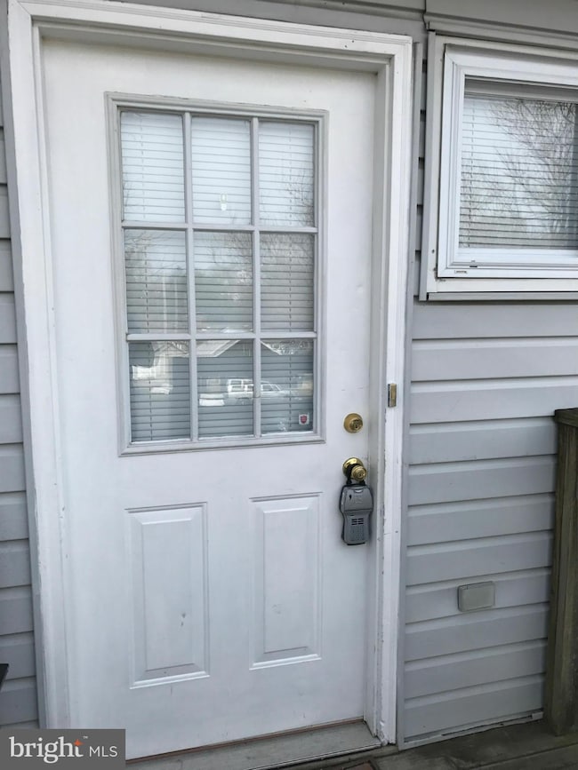 223 E Main St unit 223  2ND FLOOR WEST, Westminster, MD 21157 - photo 3