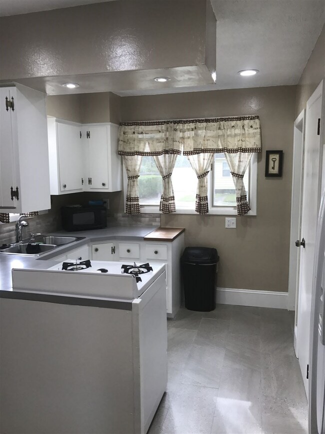 1137 Fulton St, Elkhart, IN 46514 - photo 6