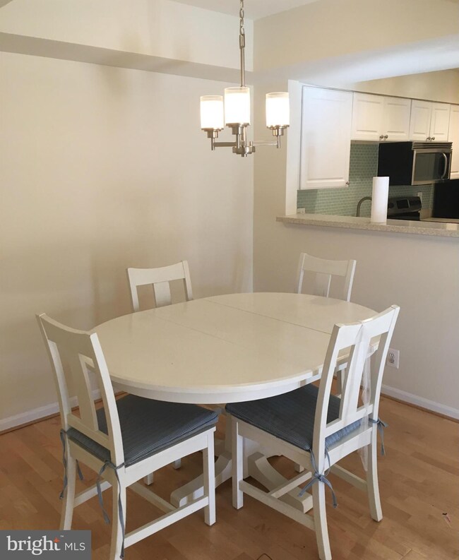 5814 Inman Park Cir unit 210, Rockville, MD 20852 - photo 4