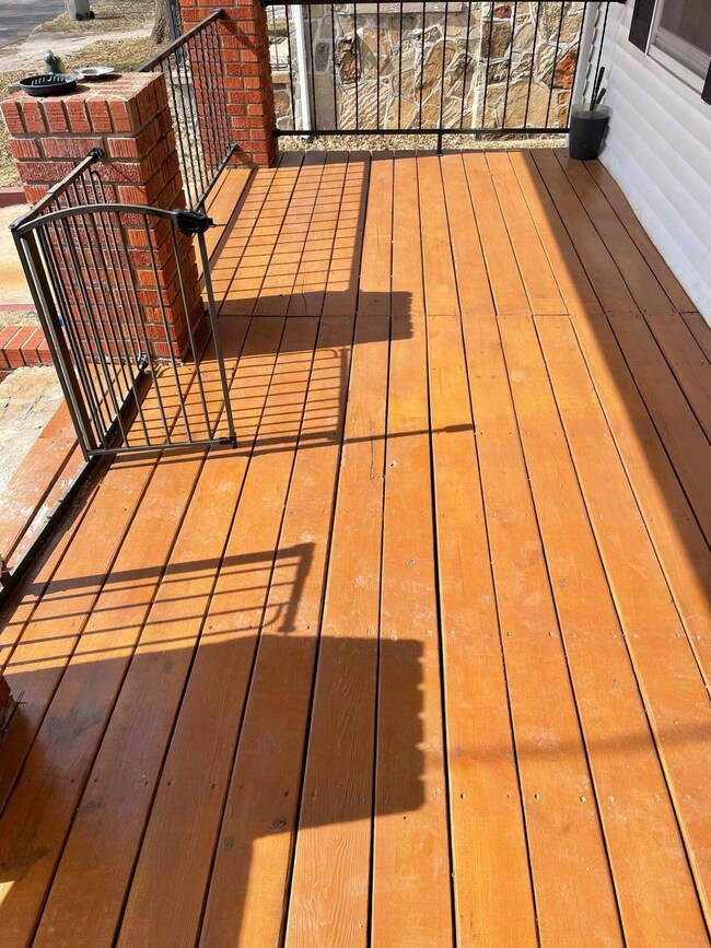 719 W Webstr Porch