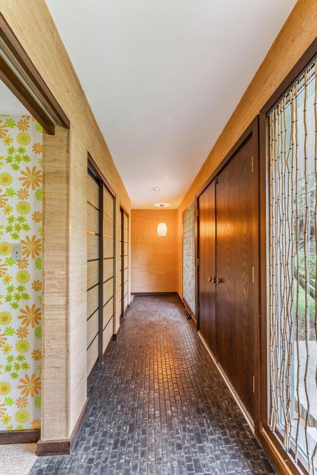 35-web-or-mls-6099-headley-rd