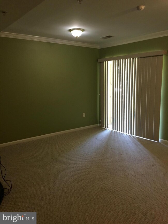 10406 Glen Spring Ln, Bowie, MD 20720 - photo 7