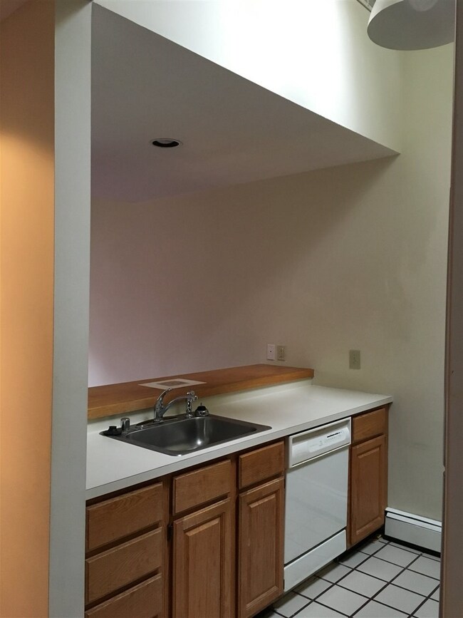 66 Kingfisher 1c Rd unit C, Hartford, VT 05059 - photo 7