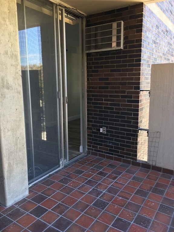 872 Mass Ave unit 309, Cambridge, MA 02139 - photo 2