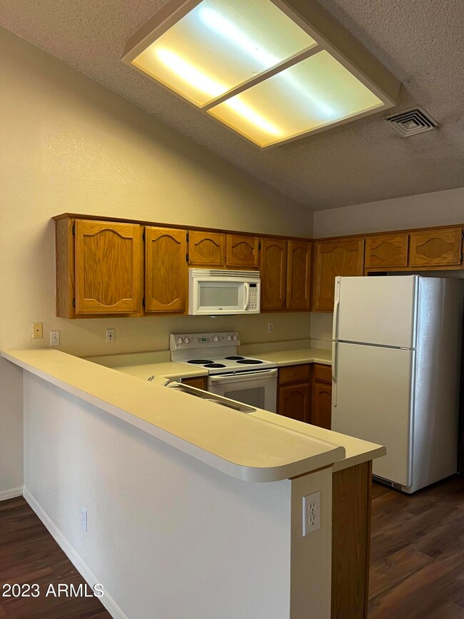 822 W Iris Dr, Gilbert, AZ 85233 - photo 4