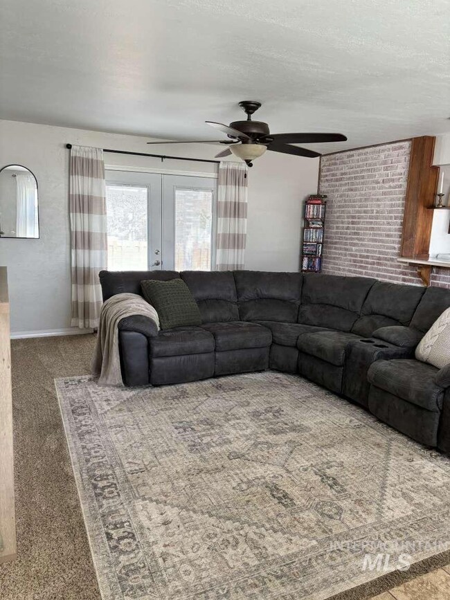 530 Cedar Dr, Burley, ID 83318 - photo 5