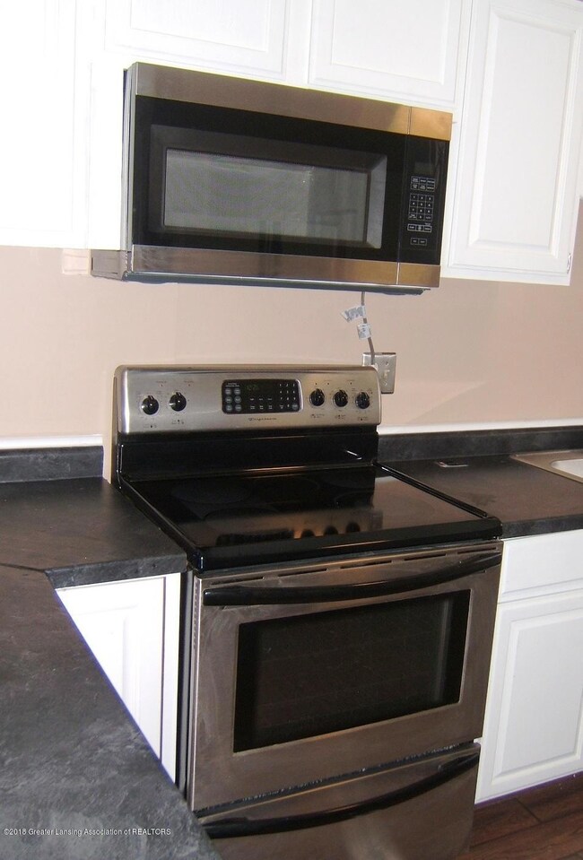 1815 Linval St, Lansing, MI 48910 - photo 5