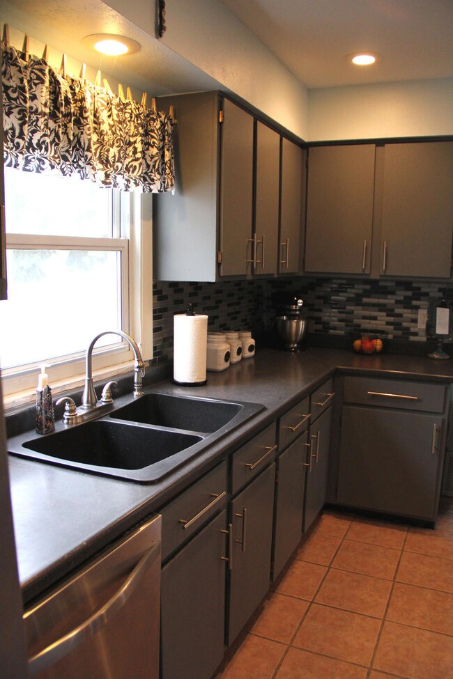 Kitchen V (1)