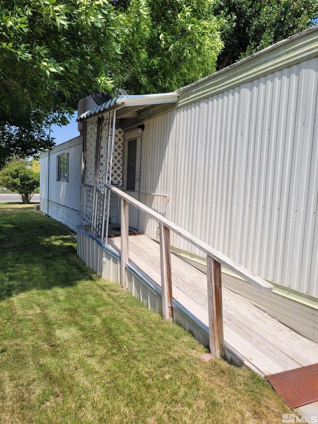 1710 Mizpah St, Winnemucca, NV 89445 - photo 3