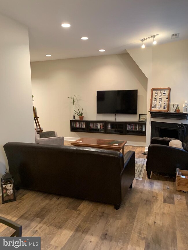 615 3rd St NE unit 1, Washington, DC 20002 - photo 2