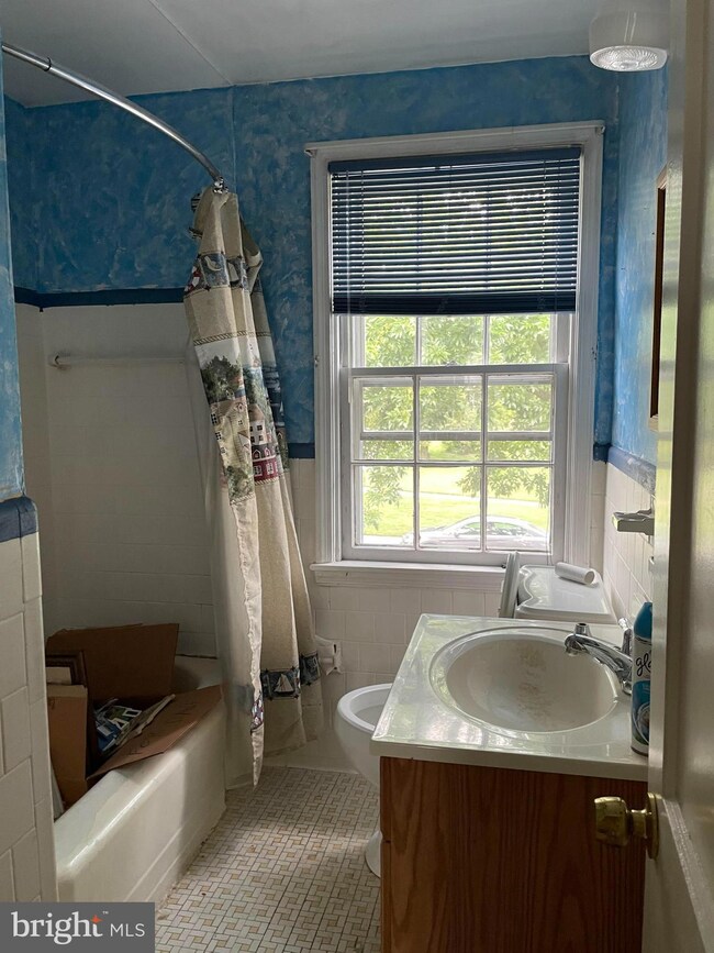 5520 Woodmont Ave, Baltimore, MD 21239 - photo 7