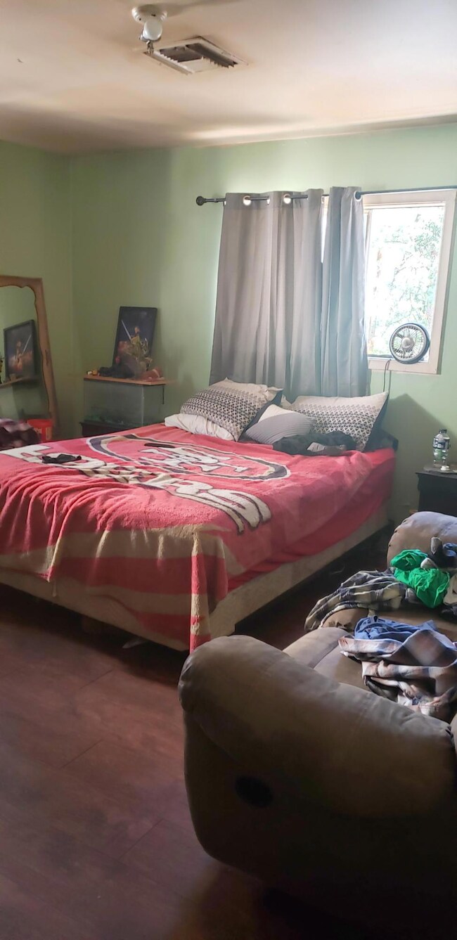 221 acorn - bedroom