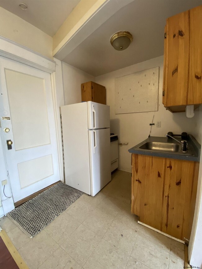 175 Jay St unit 5A, Albany, NY 12210 - photo 3