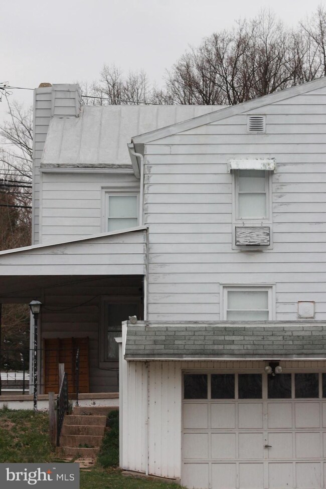 924 Morgantown Rd, Reading, PA 19607 - photo 3