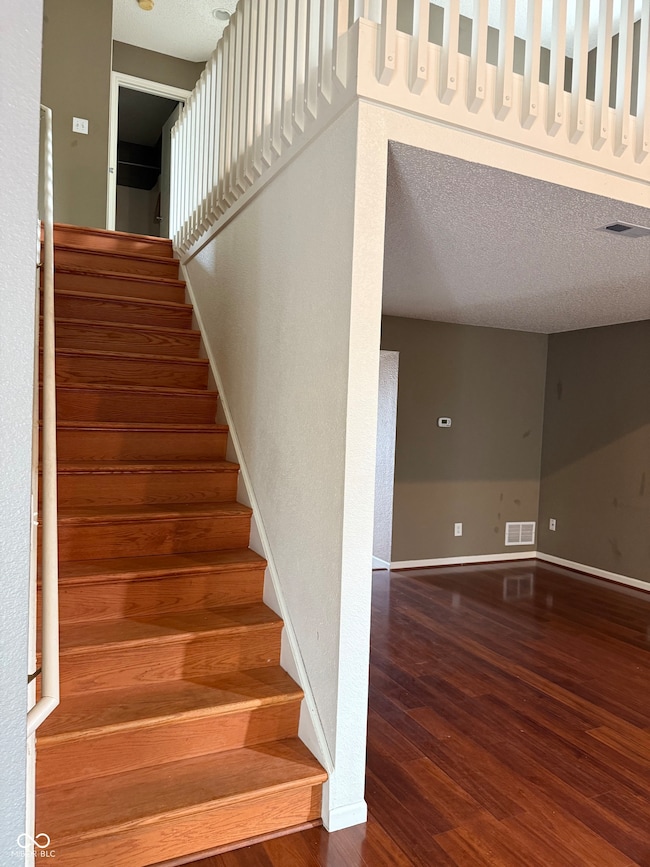 8152 Maple Stream Ln, Indianapolis, IN 46217 - photo 6