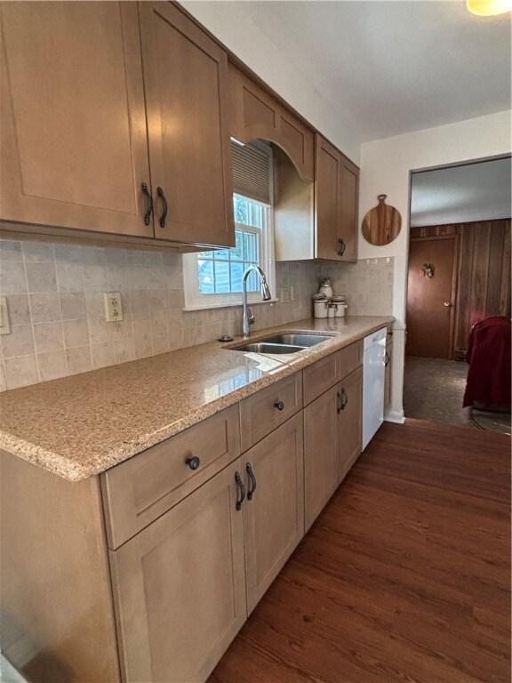 4 Pine Crest Dr, Woonsocket, RI 02895 - photo 5