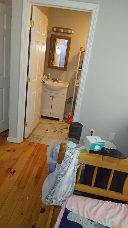31 Grand St unit 1, Worcester, MA 01610 - photo 2