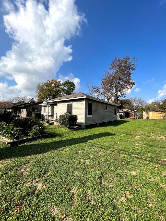 756 Fair St, Houston, TX 77088 - photo 6