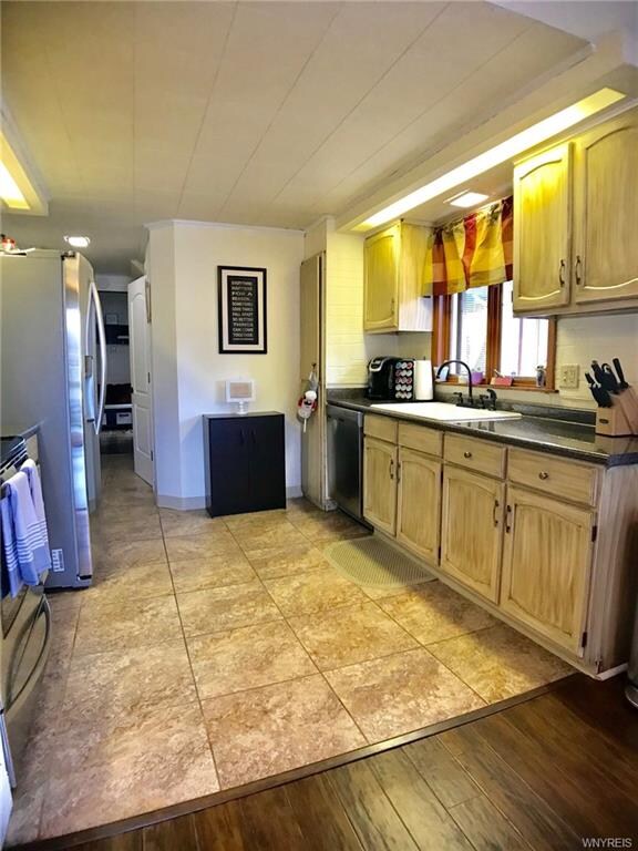 140 10th Ave, North Tonawanda, NY 14120 - photo 6