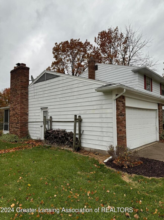 1136 Arlington Dr, Lansing, MI 48917 - photo 3