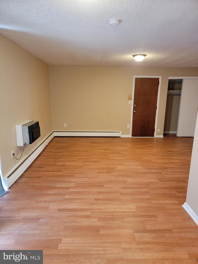 100 E Glenolden Ave unit F7, Glenolden, PA 19036 - photo 4