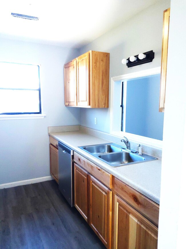 5205 Marseilles Dr unit B, North Charleston, SC 29418 - photo 6