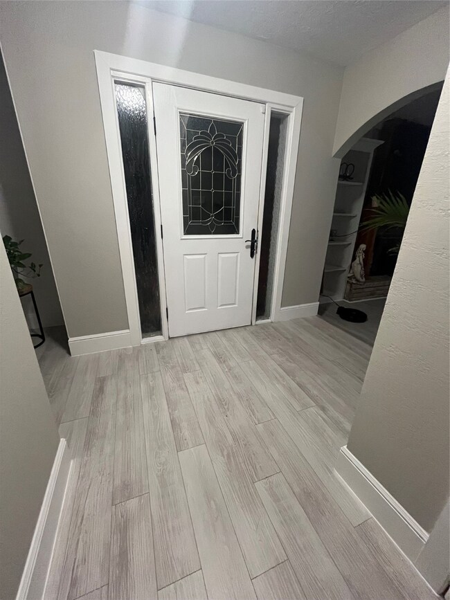 5507 Arncliffe Dr, Houston, TX 77088 - photo 2