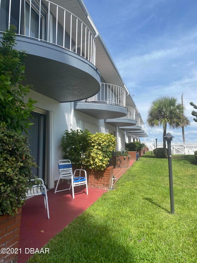 Ground Patio & Balcony