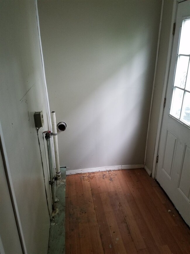 19 Buck St, Nashua, NH 03060 - photo 4