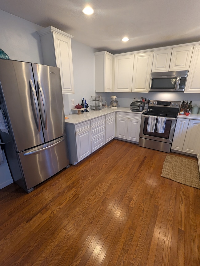 925 Oronoke Rd unit 14B, Waterbury, CT 06708 - photo 5