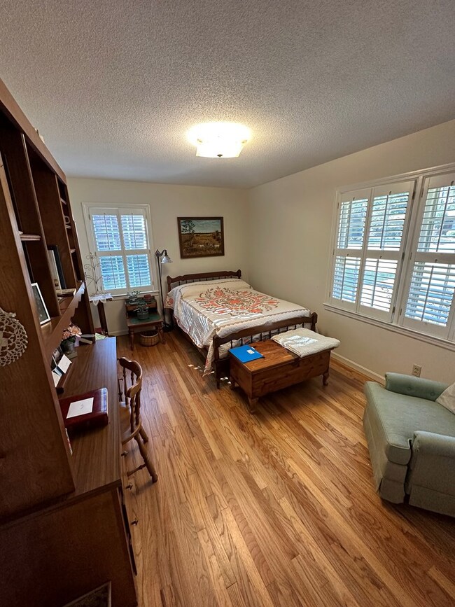 1910 Lullwater Rd, Albany, GA 31707 - photo 5