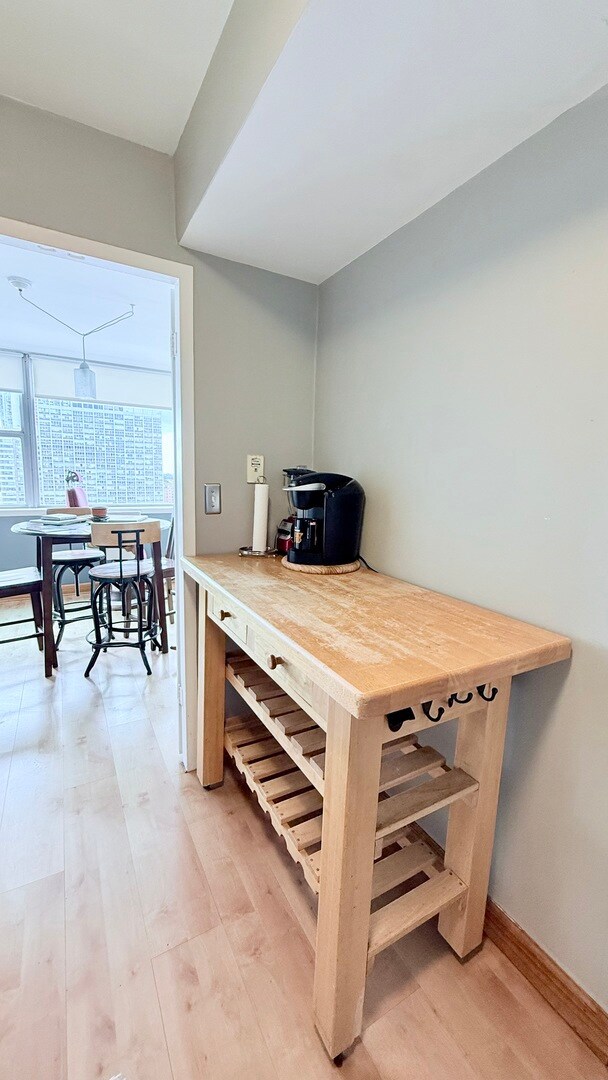 Shoreline Towers Condominiums unit 19V, Chicago, IL 60660 - photo 5