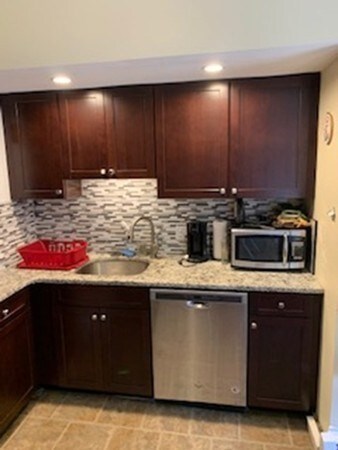 518 Putnam Ave unit 6, Cambridge, MA 02139 - photo 2