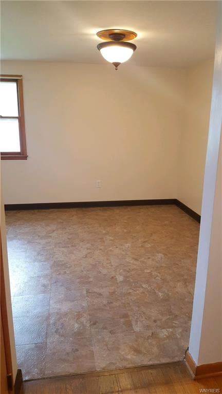 886 Remington Dr, North Tonawanda, NY 14120 - photo 5