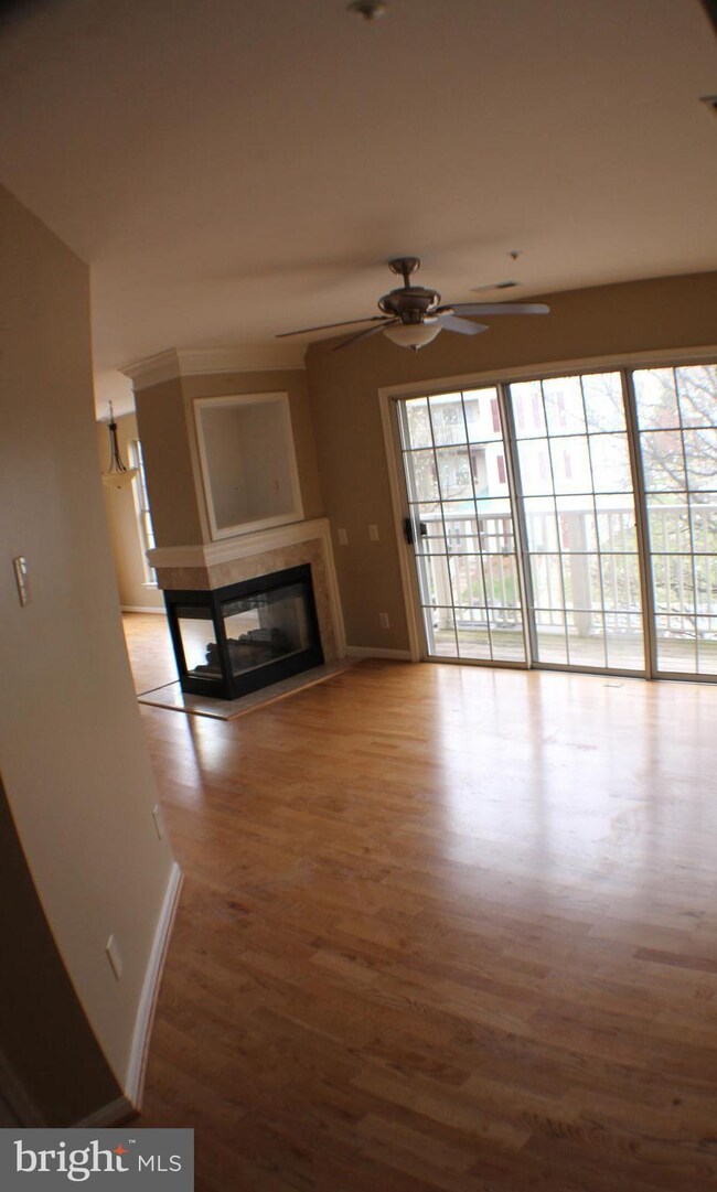 21860 Elkins Terrace unit 301, Sterling, VA 20166 - photo 6