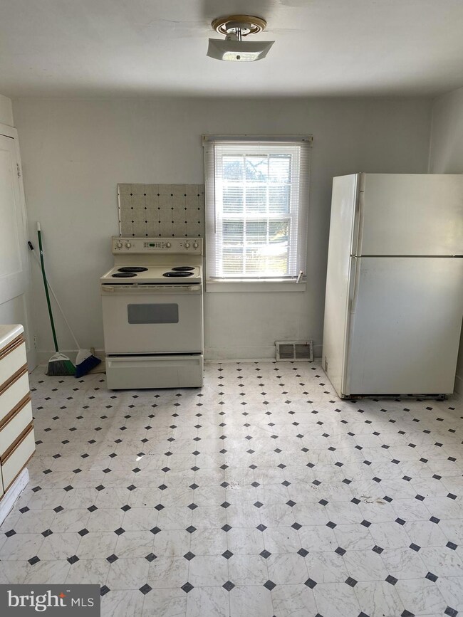 4344 Lansdale Rd, Harwood, MD 20776 - photo 5