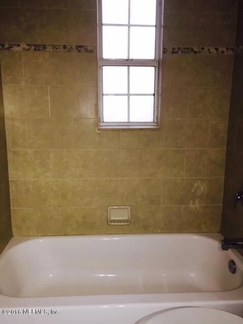 3519 Eve Dr W, Jacksonville, FL 32246 - photo 5