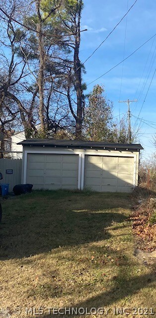 715 S Broadway Ave, Ada, OK 74820 - photo 2