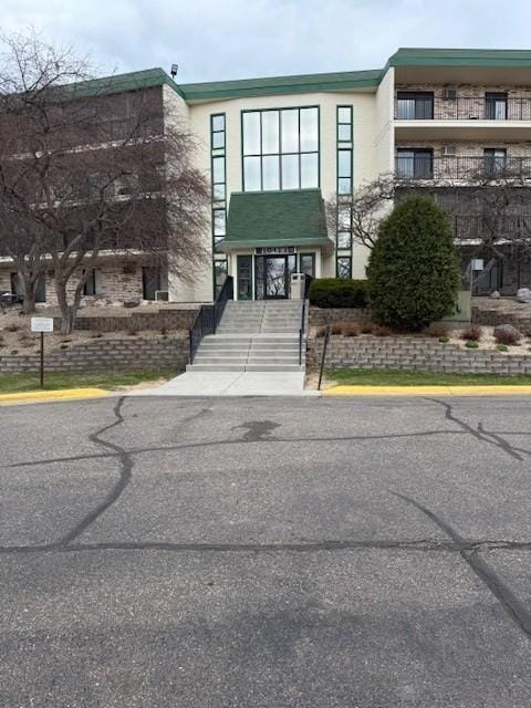 10411 Cedar Lake Rd unit 301, Hopkins, MN 55305 - photo 2