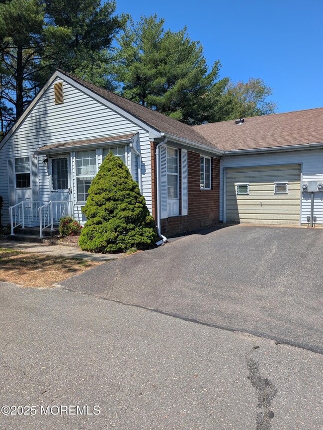 31D Easton Dr, Whiting, NJ 08759 - photo 2