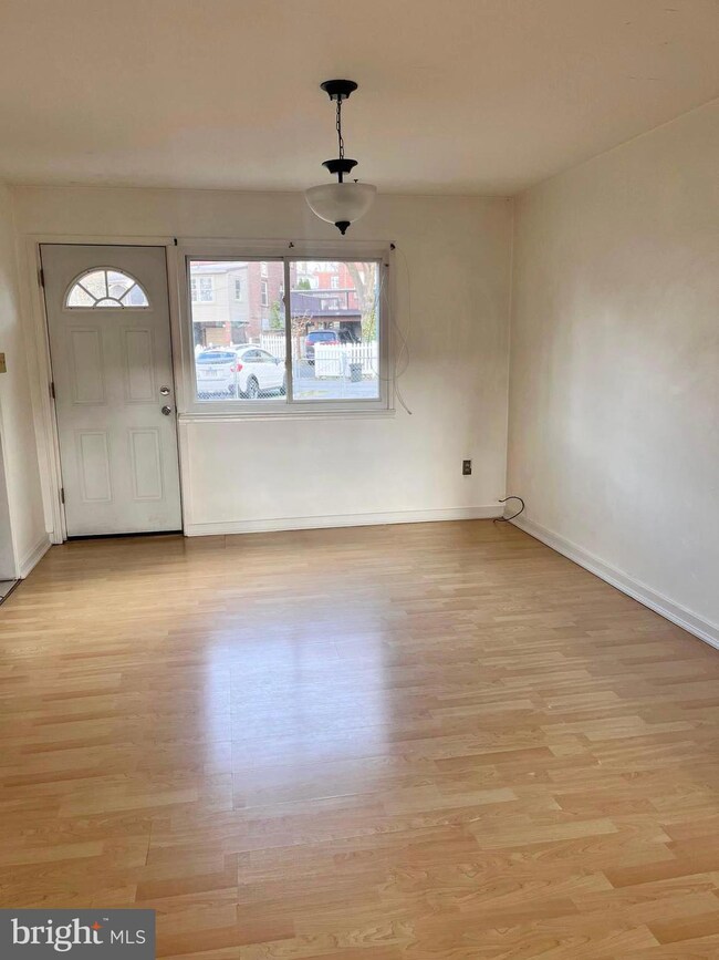 210 Sycamore Rd, Reading, PA 19611 - photo 3