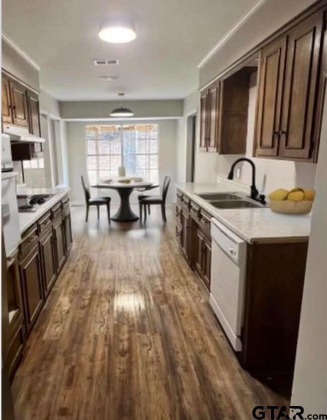 8212 Clemson Dr, Tyler, TX 75703 - photo 3