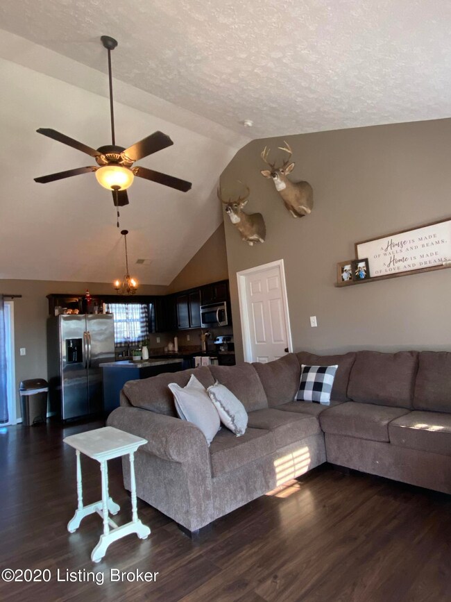 406 Gentry Ln, Mount Washington, KY 40047 - photo 7