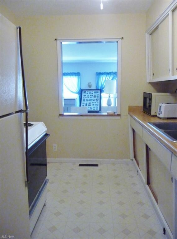 695 N Chillicothe Rd, Aurora, OH 44202 - photo 7