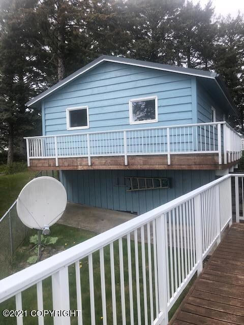 Detached Shop/Garage